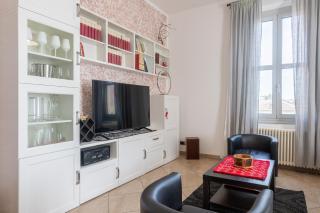GuestHost - Bright and Cozy Apartment with Parking - 4