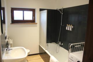 WaldQuartier l Ferienhaus l 3 Schlafzimmer l große Terrasse l Grill l WLAN - 4