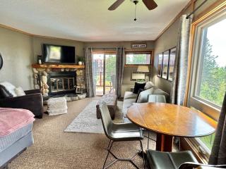 Lutsen Mtn Ski-In/Ski-Out Studio | Lake & Mtn View - 3