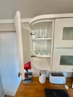 Shell's Lodge Compact 8-Bedroom Chalet Maryville Caravan Site Uddingston, Glasgow - 2