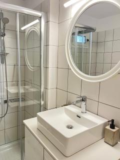 Lovely 1-bedroom apartment in front of sandy beach - 1