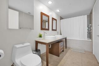 Brickell Luxury 1BR Hotel Tower Bay Views - 4