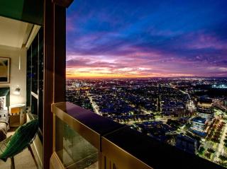 Family-Friendly 2BR Melbourne CBD Skyline View - 7