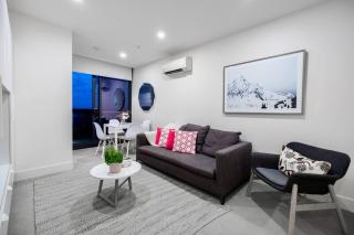 Family-Friendly 2BR Melbourne CBD Skyline View - 3
