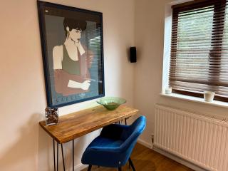 Modern 2-Bedroom House In Worcester, Free Parking & Near M5 - 9