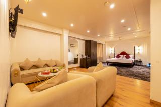 The Saga Hotel Green Park - 9