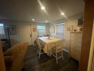 Creekside cottage - 6