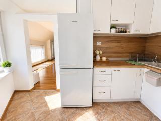 1BR Ap With Top Location & Big Balcony - 2