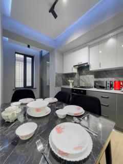 Spacious - Family-Friendly - Fast 500Mbps Wi-Fi - 5