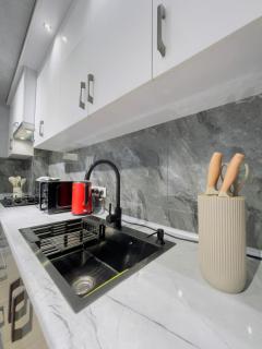 Spacious - Family-Friendly - Fast 500Mbps Wi-Fi - 3