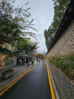 Stay JoyㅡGroups & Families up to 17ㅡ6BR Whole HouseㅡWalk to Gyeongbokgung - 1
