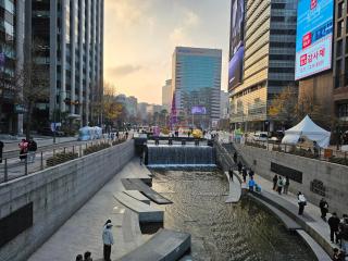 Stay JoyㅡGroups & Families up to 17ㅡ6BR Whole HouseㅡWalk to Gyeongbokgung - 5