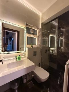 The Lotus Inn Luxury Garden Apartment - 2
