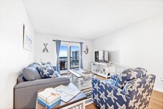 Ocean Views, Balcony, Pools, and Walkable Location - 9