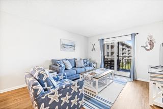 Ocean Views, Balcony, Pools, and Walkable Location - 3