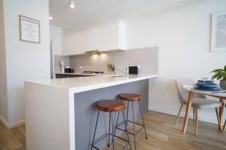 Sunset Summit Super stylish w Ocean views - 8