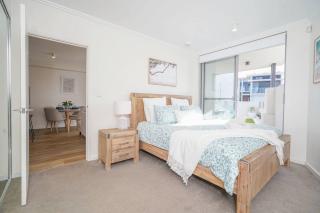 Sunset Summit Super stylish w Ocean views - 7