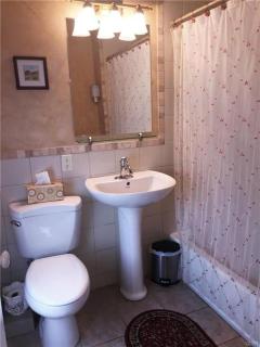 Hillcrest Bed and Breakfast - 1