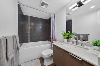 Cozy 2BR Stay in the Heart of Downtown - 1