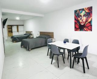 Loft for 4 people very close to Akron Stadium - 5