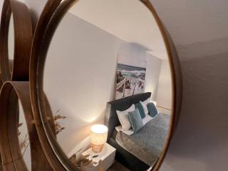 Elite Residence - Modern 2BR - Sleeps 6 - FREE Parking - 7
