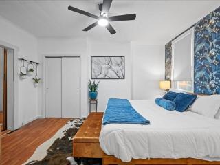 King Bed Apartment Near Butler St - 4