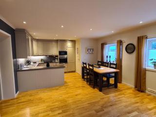 Cozy Central Apartment in Stamsund A - 1