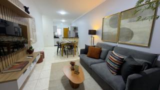Linda casa em excelente localização - 02 garagens - 9