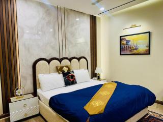Luxury Apartment at Zeta Mall Islamabad Rooftop Pool Direct Mall Access - 4