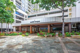 Artsy 32nd Floor Condo with Modern Furnishings & Gorgeous Ocean Views condo - 9