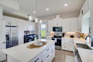 Walk to Beach & Pool Access! North Padre Retreat - 3
