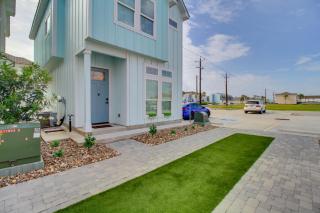 Walk to Beach! North Padre Home w/ Pool Access - 6