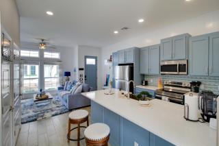 Walk to Beach! North Padre Home w/ Pool Access - 1