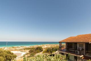 Oceanfront Panoramic Views at Scarborough Beach! - 4