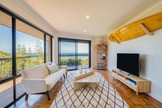 Oceanfront Panoramic Views at Scarborough Beach! - 2