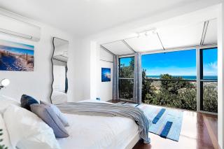 Coastal Convenience 2BR 50m To The Beach - 7