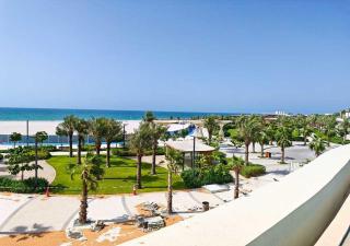Sophisticated 1BR near the Sea in Bay Residences - 7