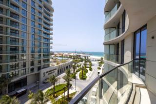 Sophisticated 1BR near the Sea in Bay Residences - 0