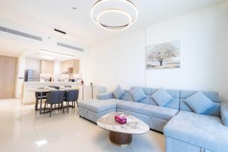 Sophisticated 1BR near the Sea in Bay Residences - 4
