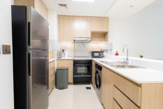 Sophisticated 1BR near the Sea in Bay Residences - 3