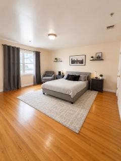 Modern Suite Private Bath FREE Parking Near Manhattan - 9