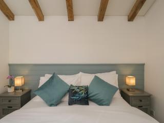 Cosy Cottage - 2
