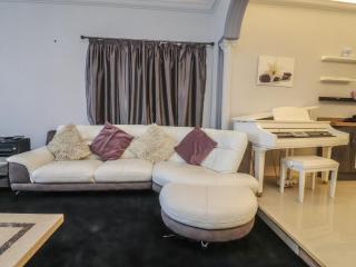 Luxury Winter Gardens Apartment 2 - 7