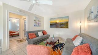 1L Lido Key Steps to Beach Walk to St Armands - 0