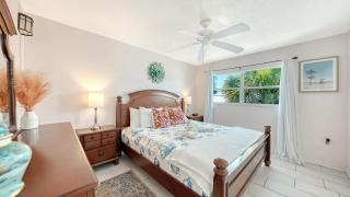 1L Lido Key Steps to Beach Walk to St Armands - 1