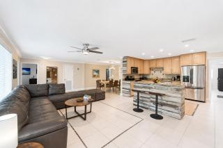 Great Location 5BR Heated Pool near Hollywood Beach - 6