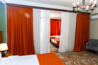 Cathedral Plaza Hotel - 3