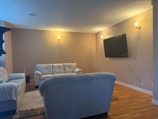 5024 Seon Crescent - 5