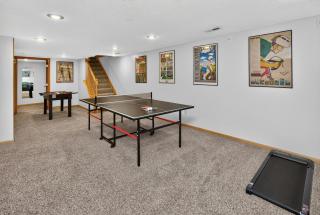 Work & Relax, 3BR Duplex with Workspace and Street Parking - Ankeny - 2