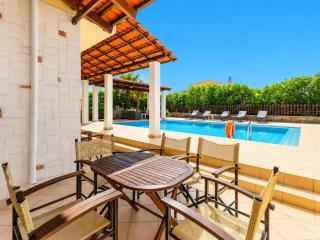 Ekklisies Dio Large Private Pool AC WiFi - 7